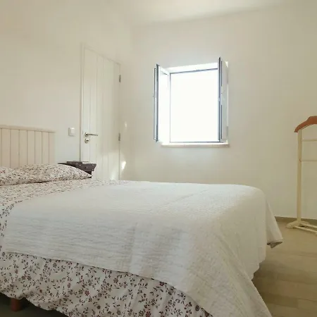Apartment Sunny And Cinematic Between Lagos And V.bispo *